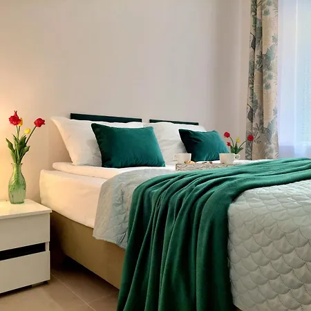 Apartmán Tropikalny W Samym Centrum, Z Parkingiem, 400m Do Pkp I Bus *