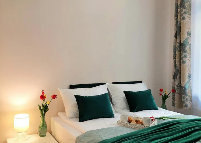 Tropikalny W Samym Centrum, Z Parkingiem, 400m Do Pkp I Bus Apartmán